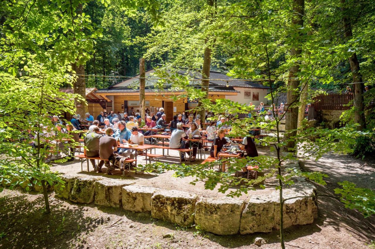Brauereigasthof Zum Loewenbraeu 아델스도프 외부 사진