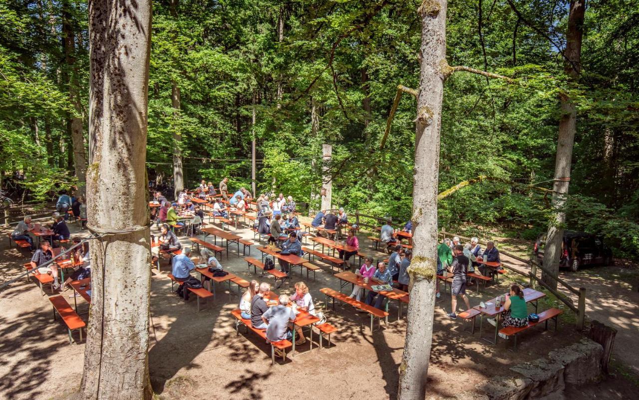 Brauereigasthof Zum Loewenbraeu 아델스도프 외부 사진